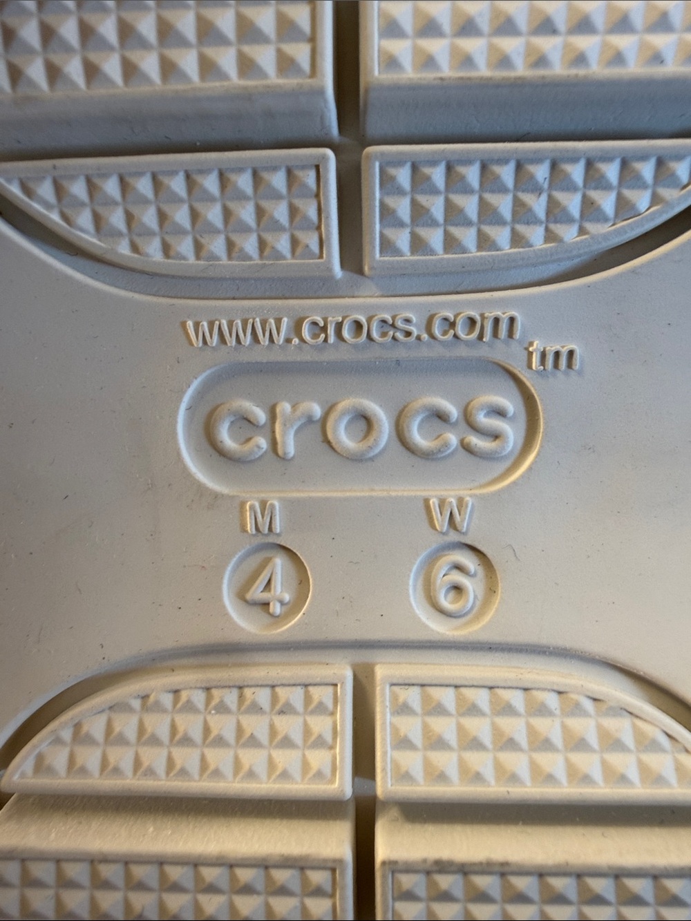 CROCS White Classic Mega Crush Clogs - Size 6 - Picture 10 of 11